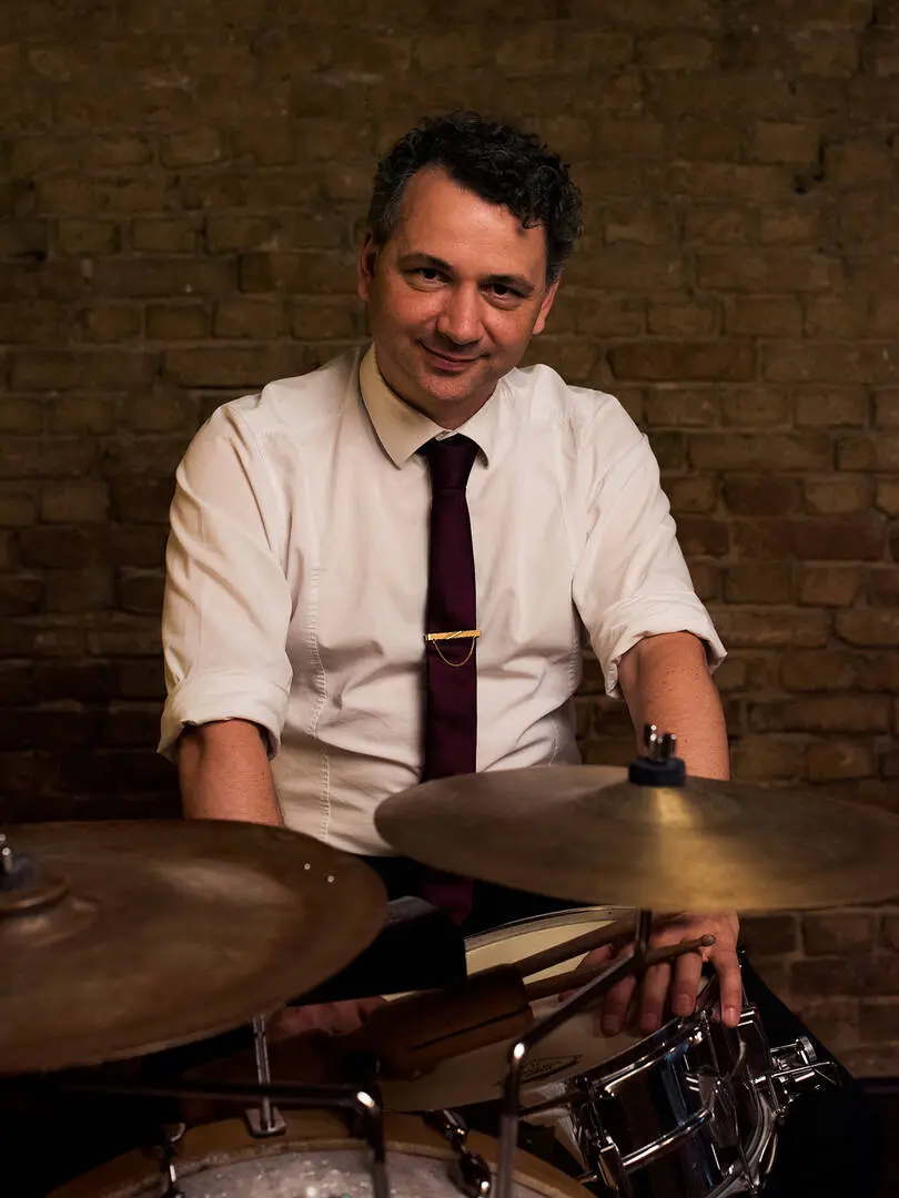 François Perdriau playing vintage jazz drums, inspired by Baby Dodds, for The Jungle Jazz Band in Berlin, best drummer in that hot jazz style and perfect for classy corporate events.
