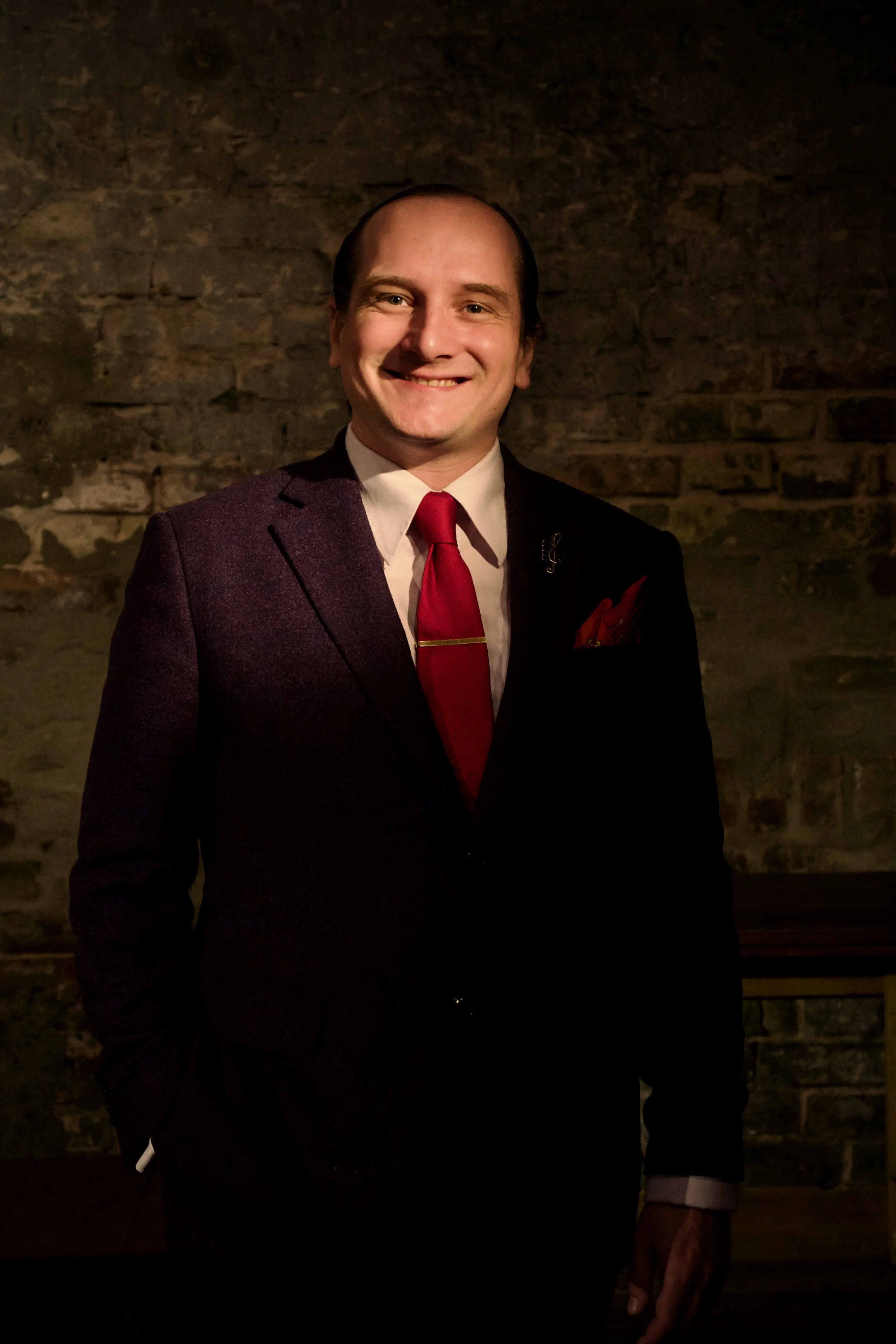 Mathieu Meyer playing  piano with The Jungle Jazz Band, ideal for vintage jazz festivals and private celebrations.
